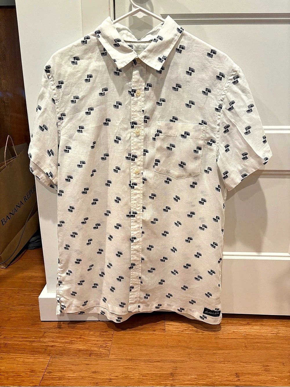 Scotch & Soda Short Sleeve Linen Shirt in White & Blue, Medium
